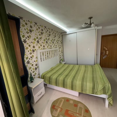 Rent of a furnished 3-room apartment, 80 m², with a sea view, Faleza Nord, Constanța, Romania